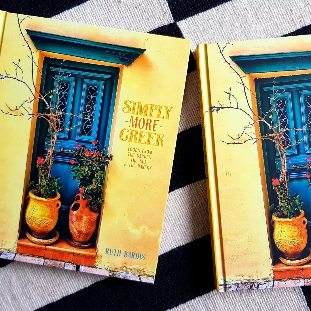 OASIS Tote and Cookbook Gift Set